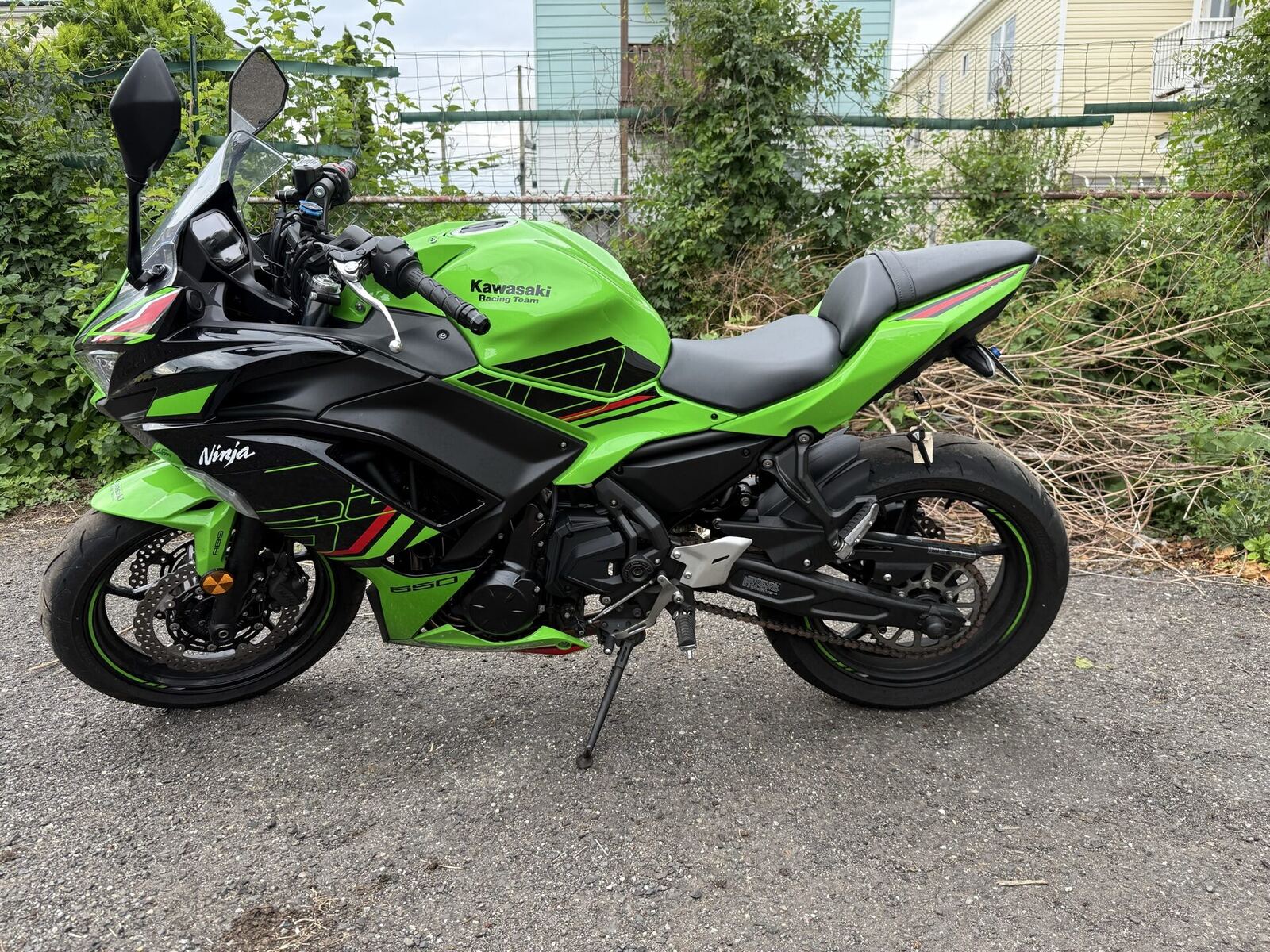 Kawasaki Ninja 650 KRT Edition, lime green and black livery